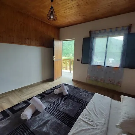 Driti Gh Nderlysa Affittacamere 3*